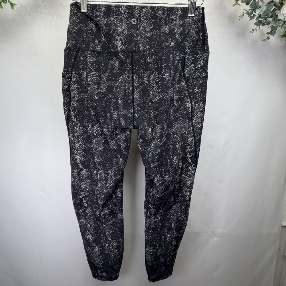 RBX Womens High Waist Crop Leggings Snake Print Straight Leg Size L Black/White‎